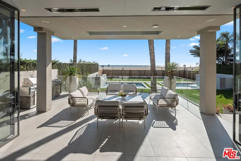 938 940 Palisades Beach Road, Santa Monica, California 90403 home-pic-11